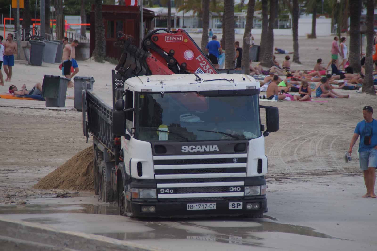 lkw im sand (1)