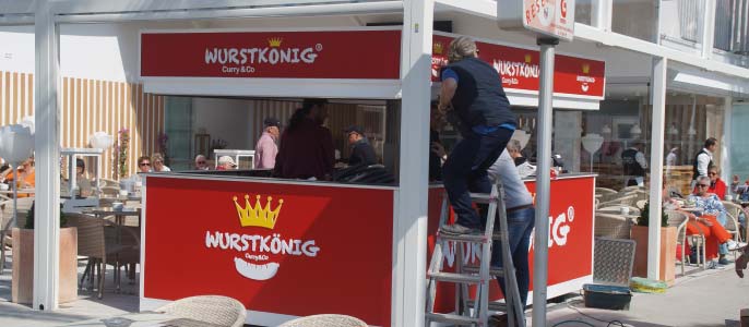 Der rote Mülleimer am Ballermann