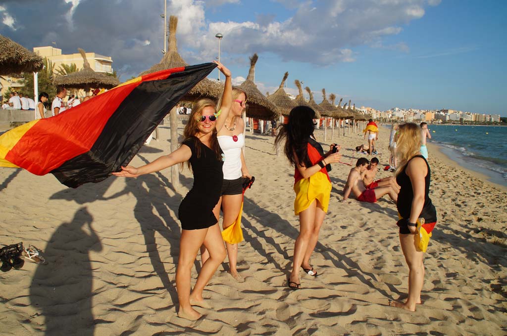 fussballfans-am-ballermann (5)